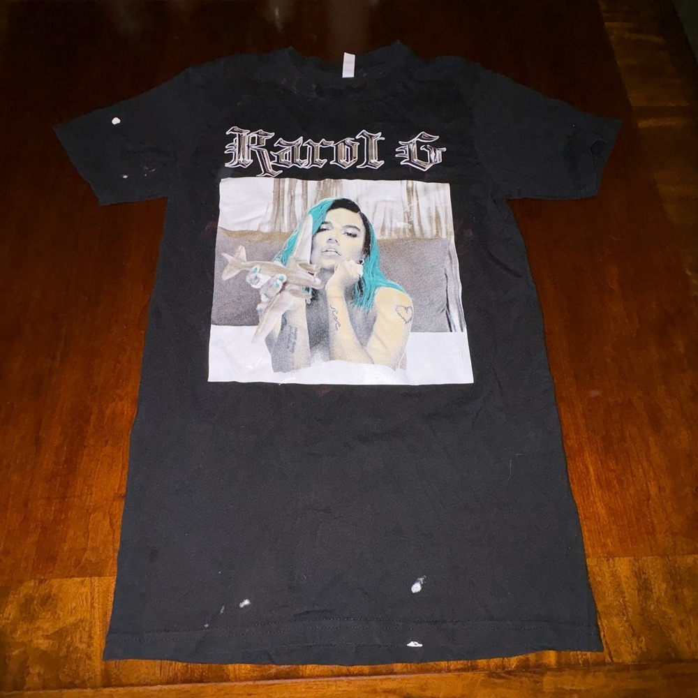 Karol G Graphic Tee Small Distressed Paint Splatter Latin Pop Shirt